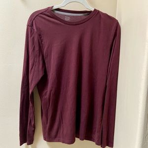 Old Navy men’s long sleeve maroon T shirt